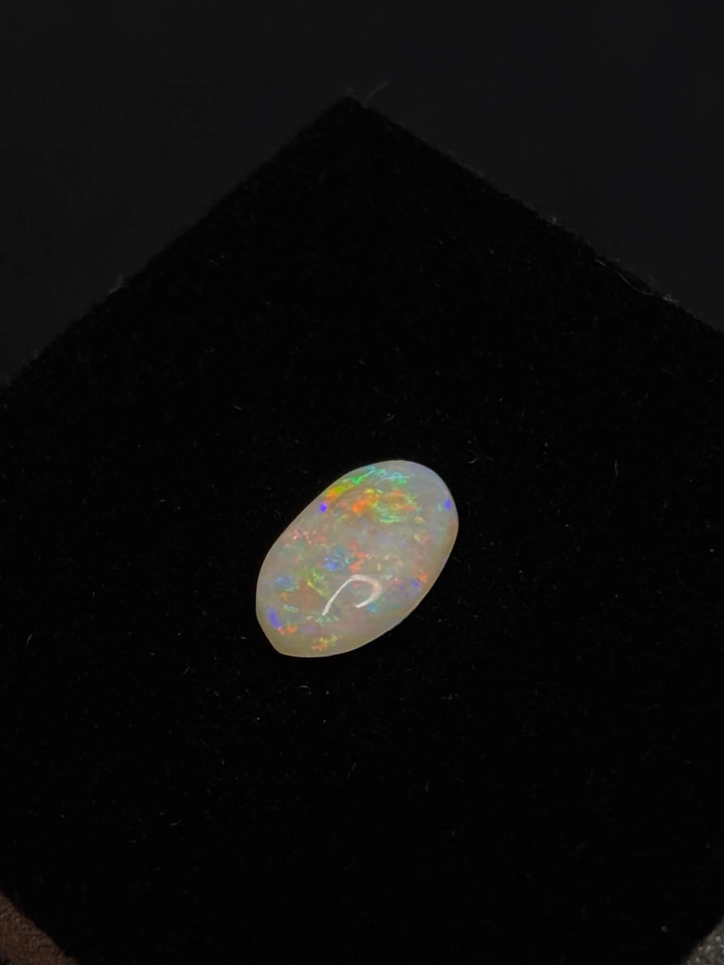 1.7ct Coober Pedy Australian White Opal, Oval Cut